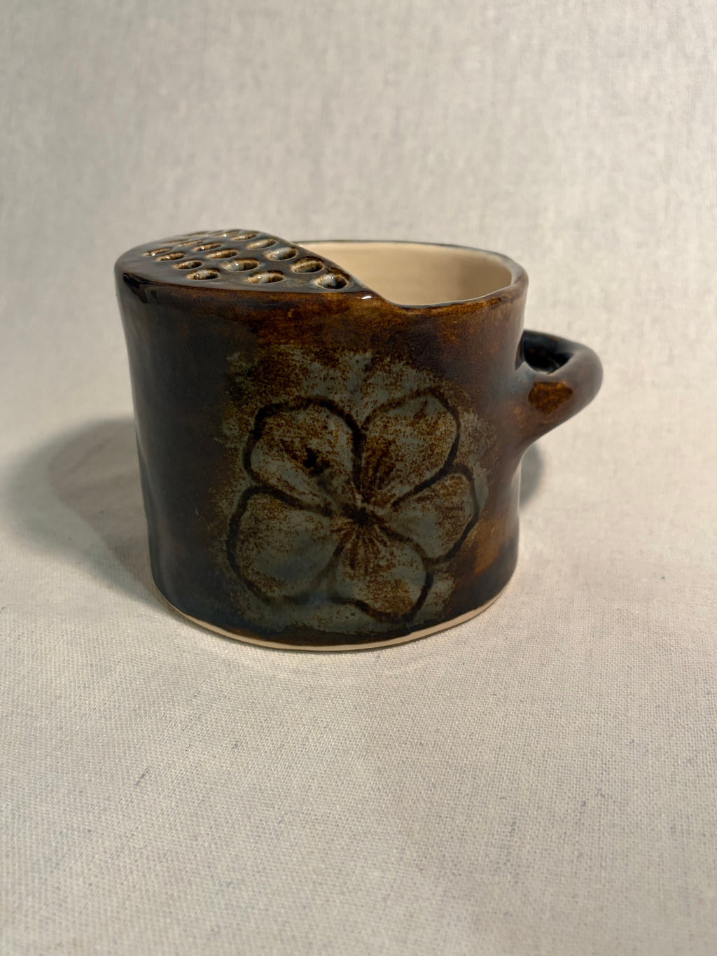 Medium Hibiscus Strainer